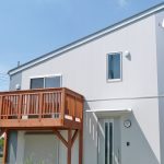 片流れ屋根の家