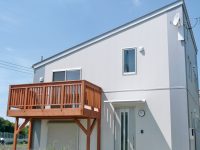 片流れ屋根の家