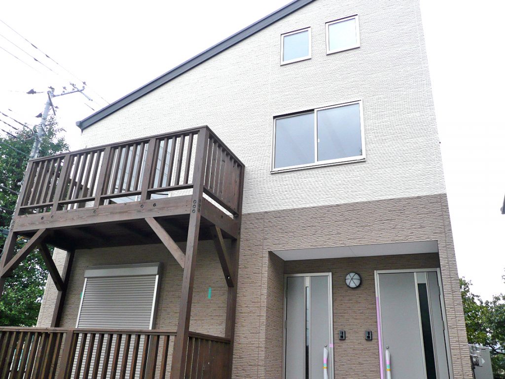 無垢材の香りを感じる家