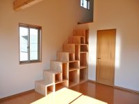 ブリッジのある家