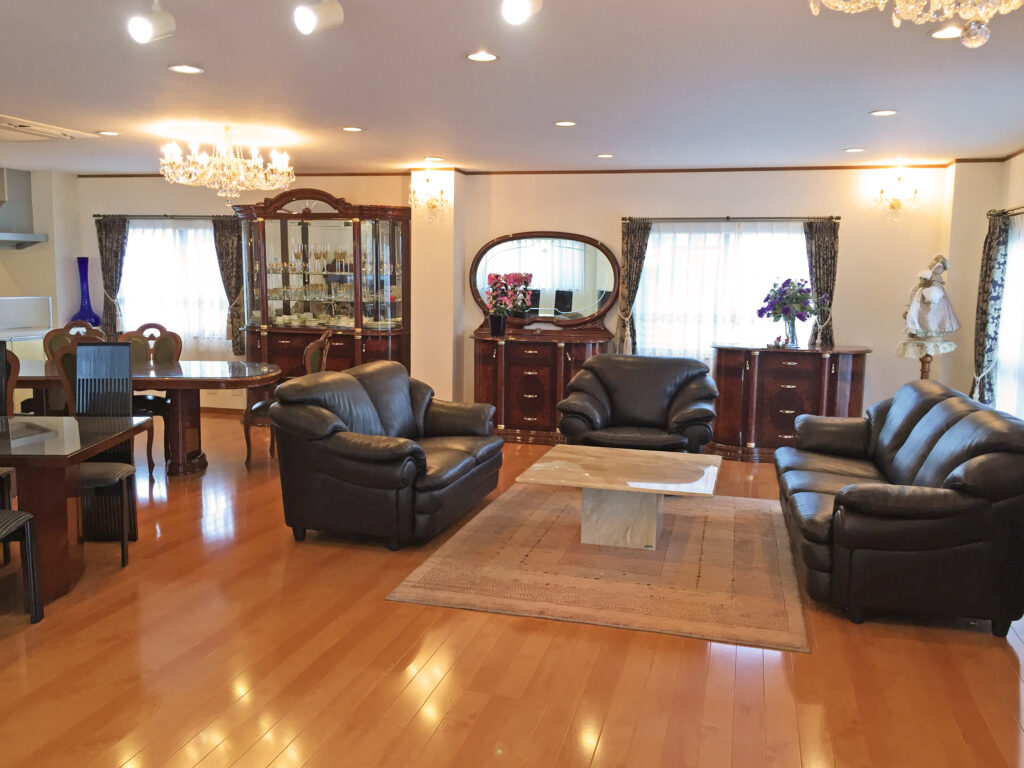 解体を施し大空間リビングへリフォーム